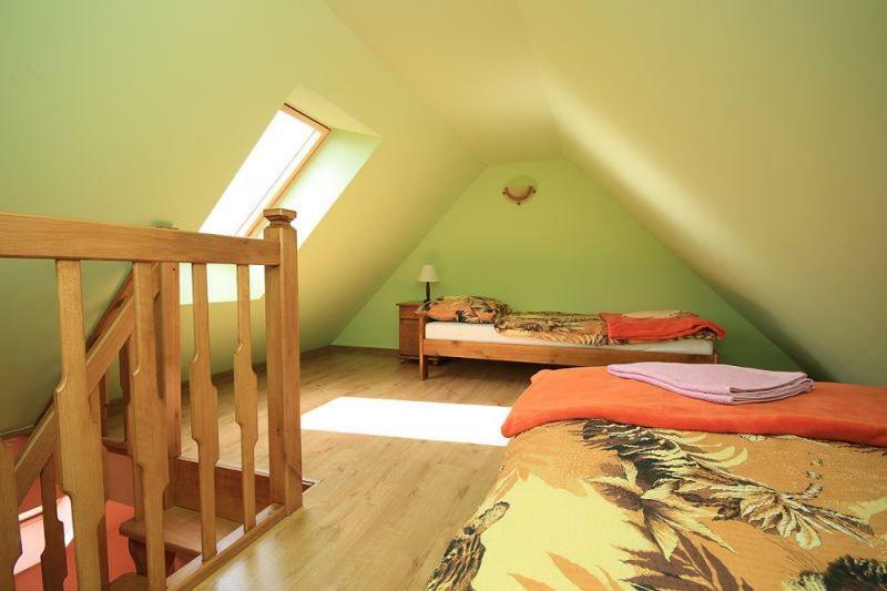 Karpnicka Struga W Dolinie Palacow I Ogrodow Jelení Hora Exteriér fotografie